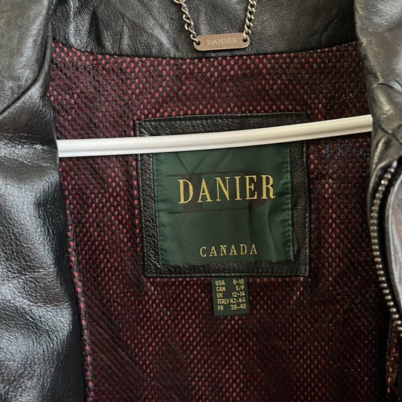 Danier leather Jacket - Picture 3 of 7